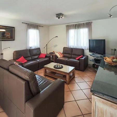 Tatil Evi Cozy In With Outdoor Swimming Pool Agde