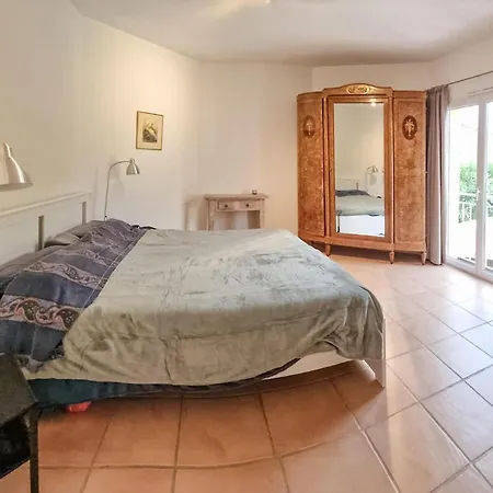 Cozy In With Outdoor Swimming Pool * Agde